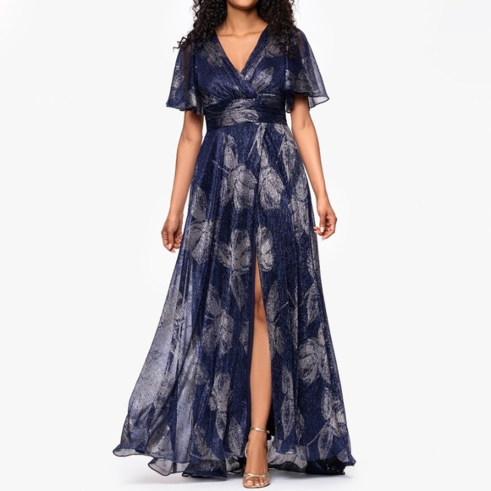 Betsy & Adam - Chloe Long Short Sleeve Metallic Print Gown‎